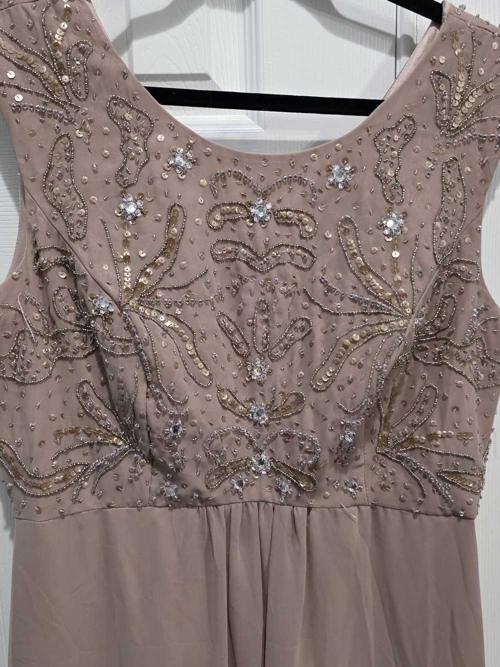 Elegant Flowing Evening Gown With Sequin Bodice - Picture 4 of 10